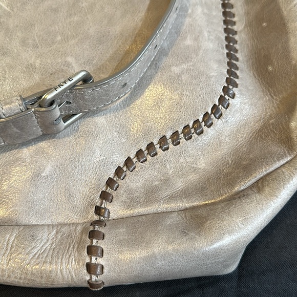 Frye shoulder bag with cross body strap grey excellent used condition - Picture 3 of 12